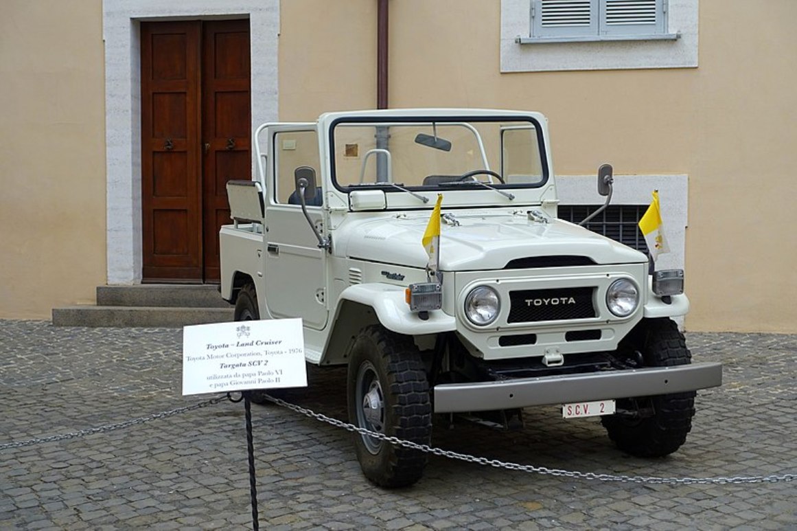 058. Castel Gandolfo: Toyota Land Cruiser (1975)